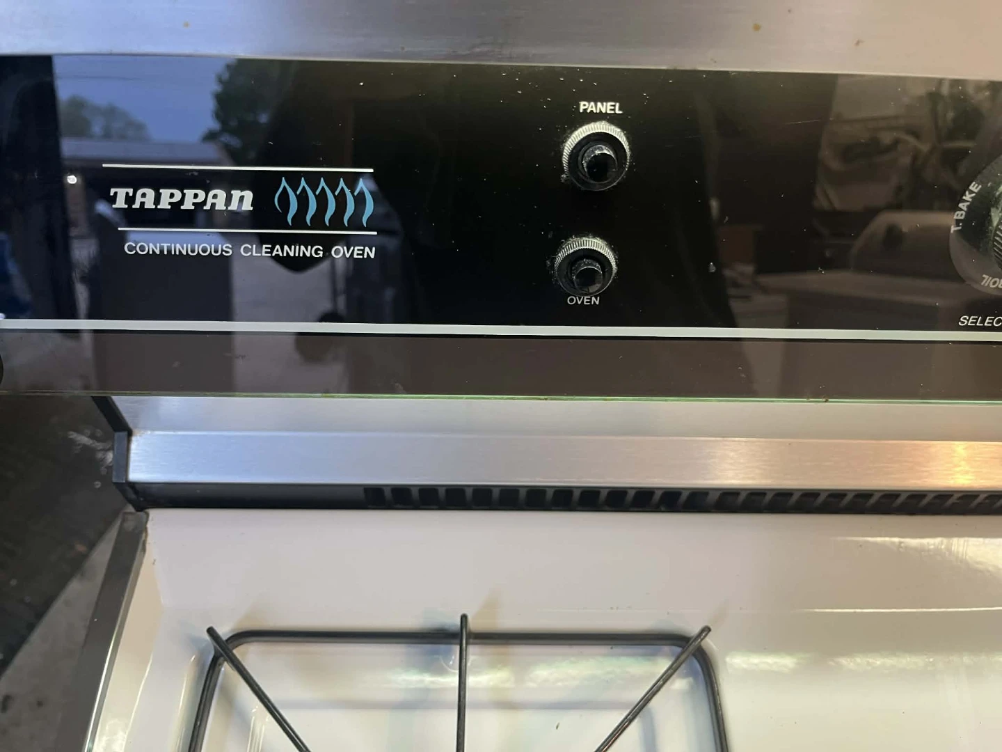 Tappan Continuous Cleaning Oven with Gas Stovetop - photo 3