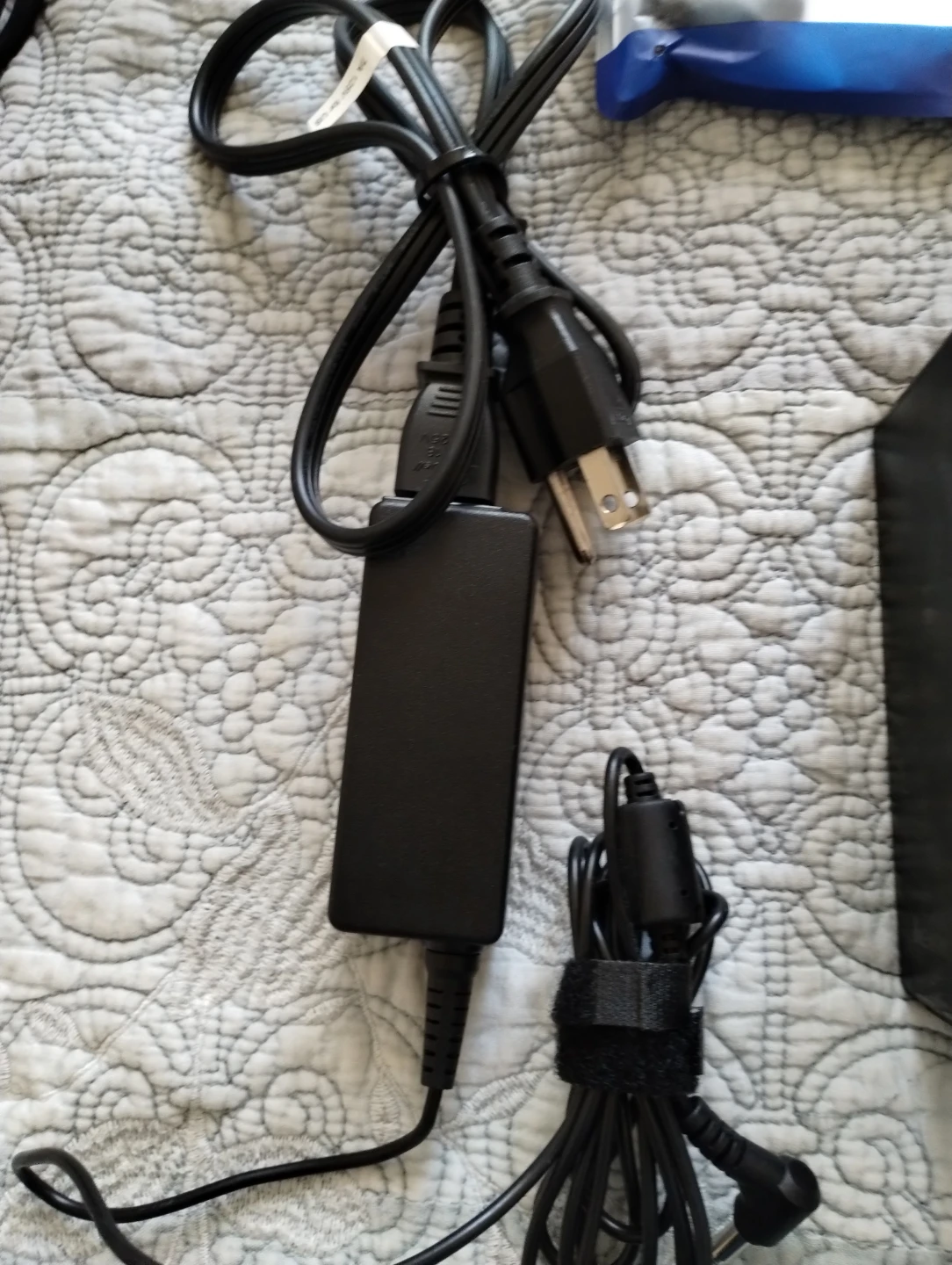 Lenovo ThinkPad Docking Station with Power Adapter and Cables - photo 4