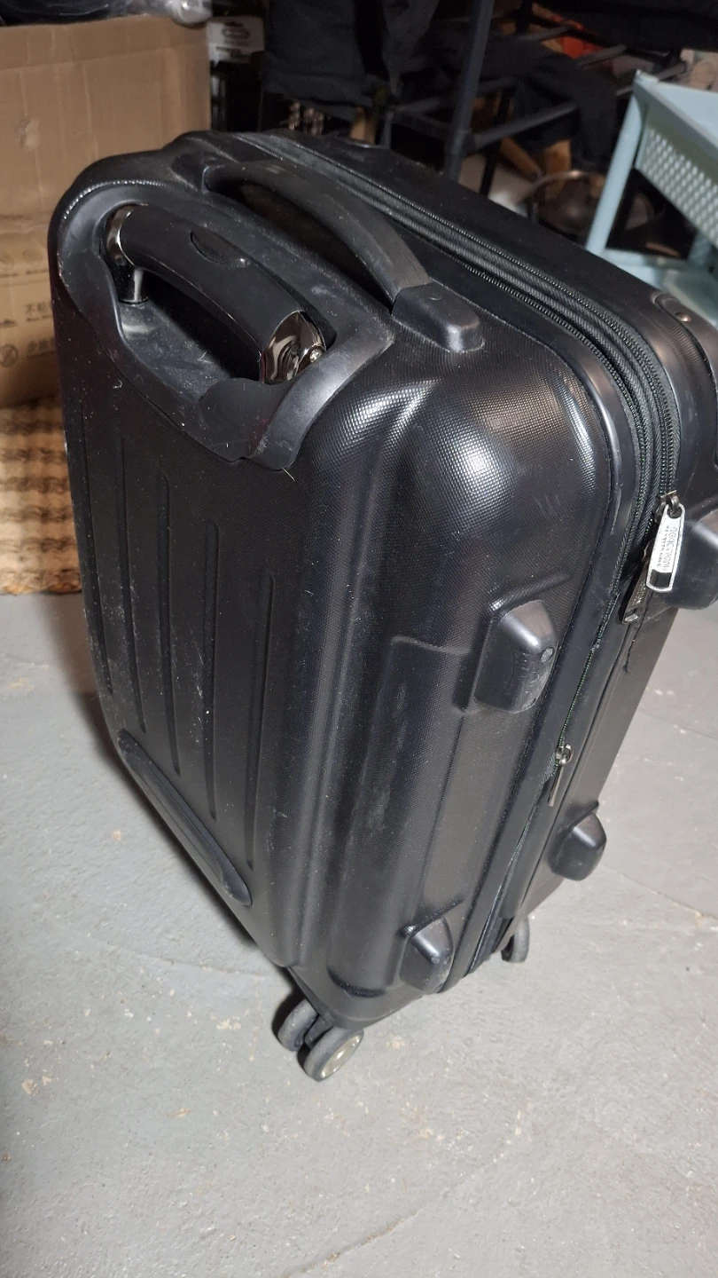 Kenneth Cole Reaction Hardside Carry-On Luggage - photo 4