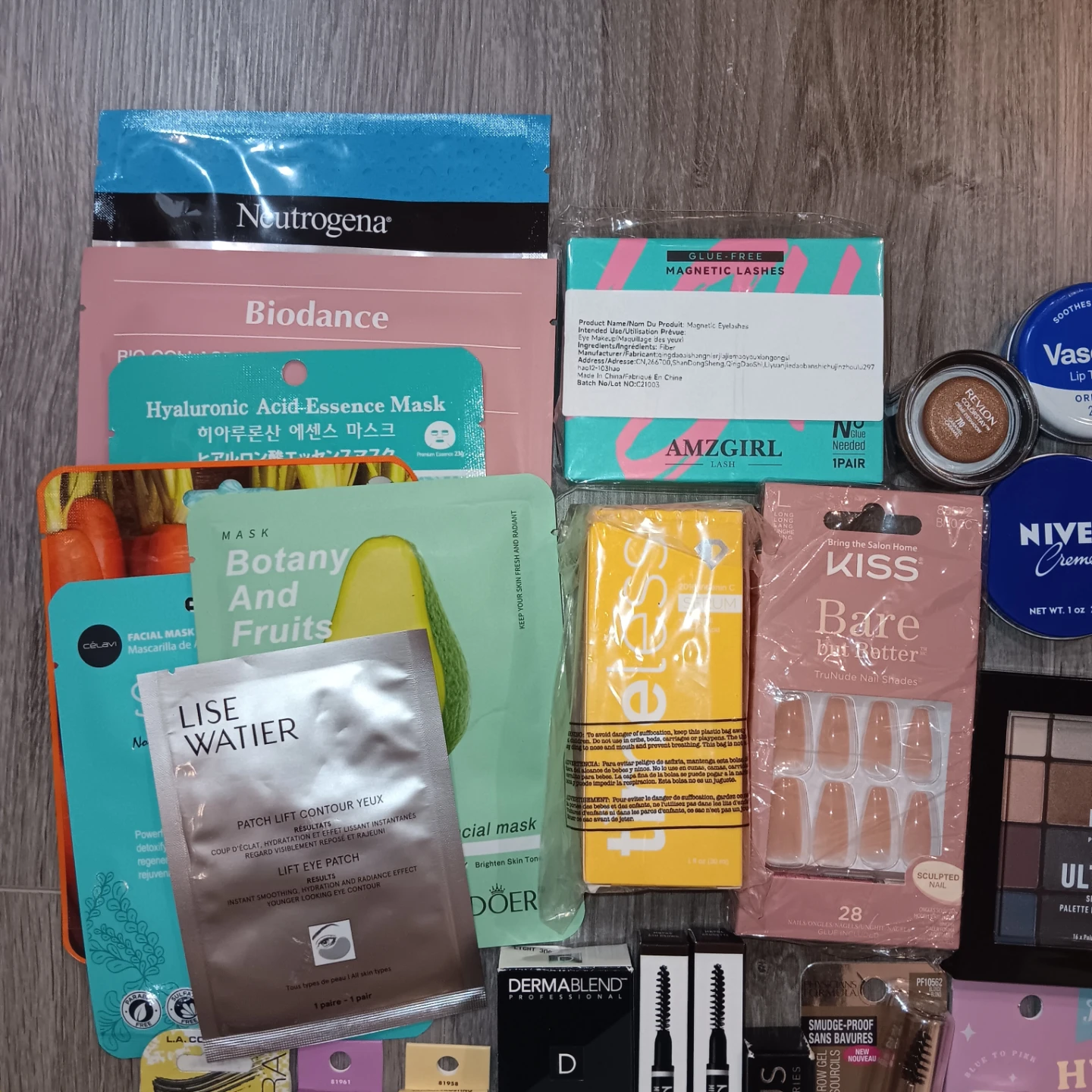 Assorted Makeup and Skincare Lot 1 (over 35 items) - photo 2