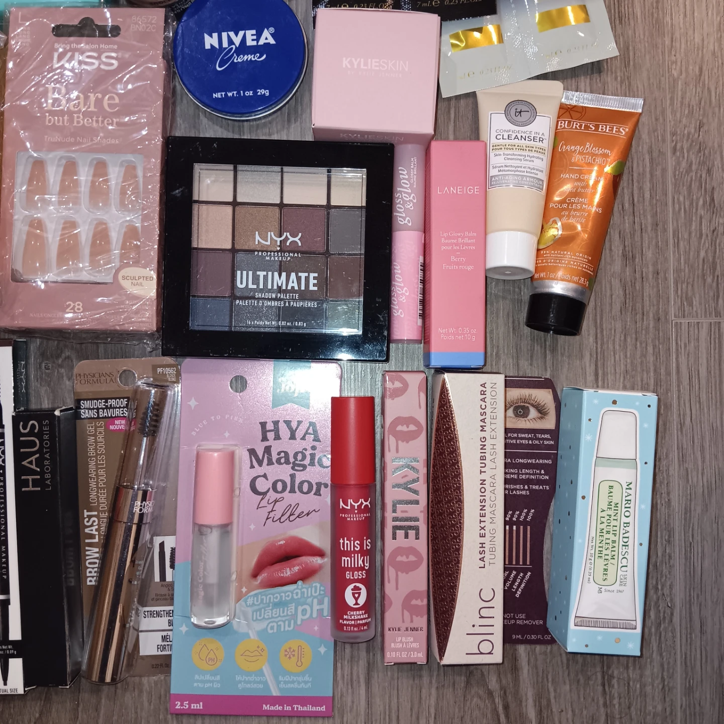 Assorted Makeup and Skincare Lot 1 (over 35 items) - photo 4