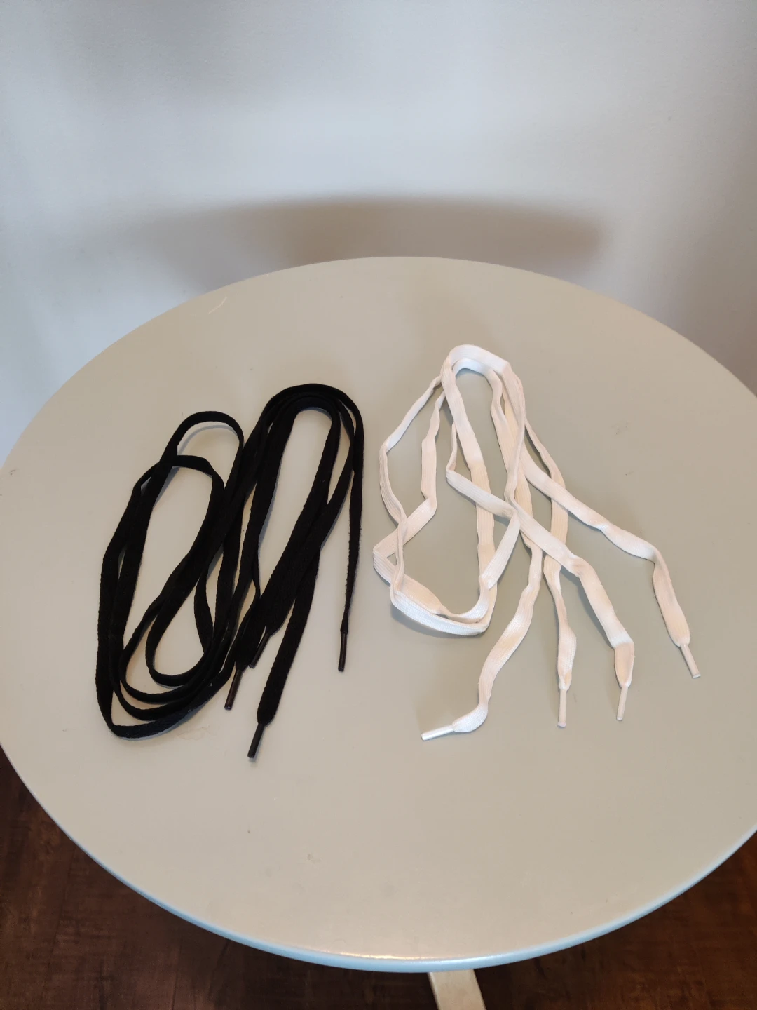 Black and White Shoelaces - Flat Laces