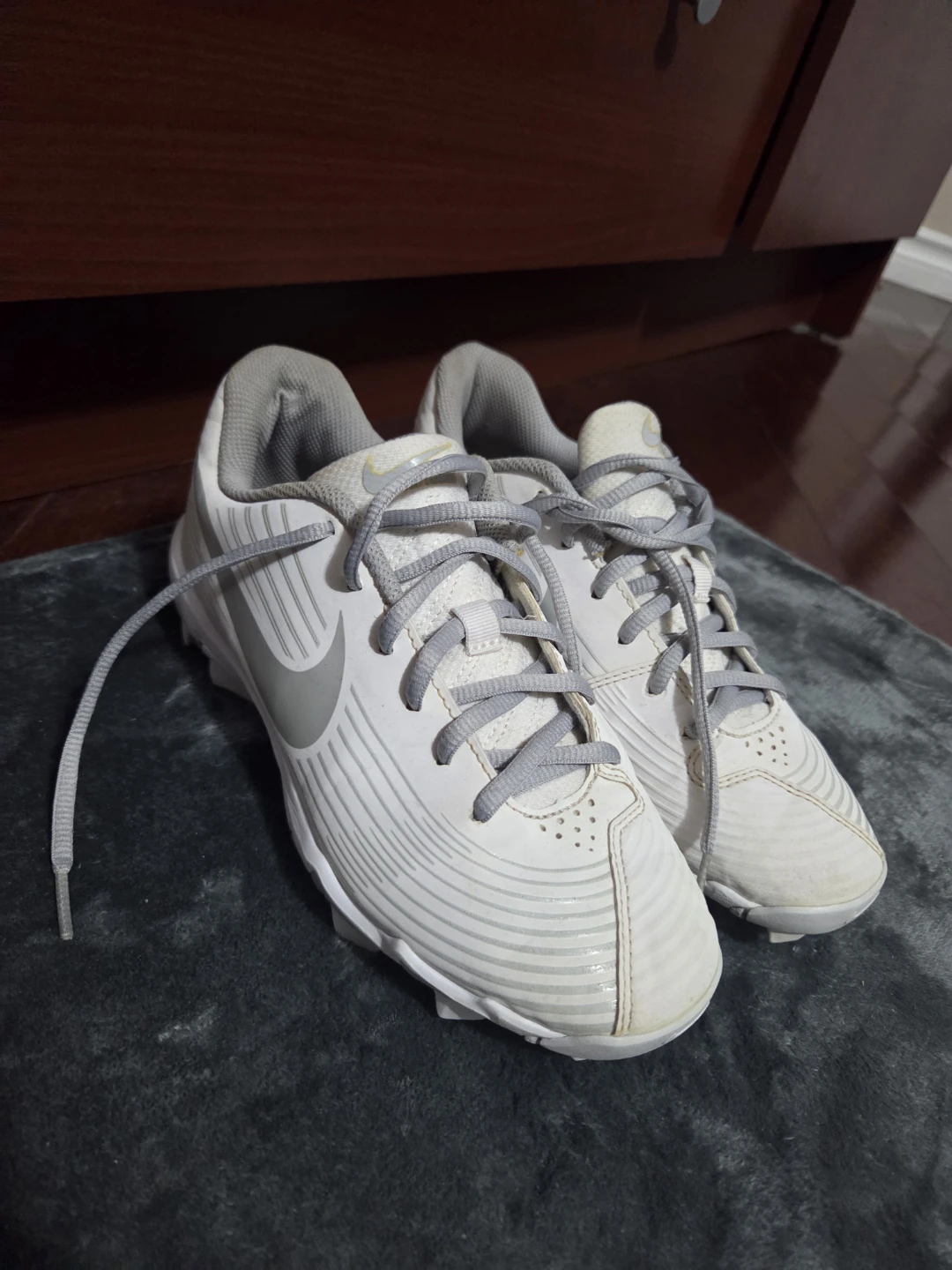 Nike White Baseball Cleats (Nike fastflex)kids 4.5 size - photo 2