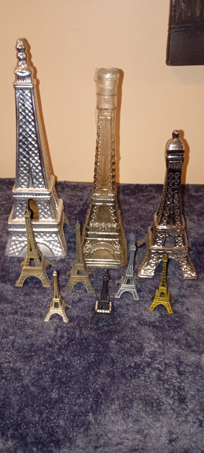 Eiffel Tower Souvenir Collection - photo 2