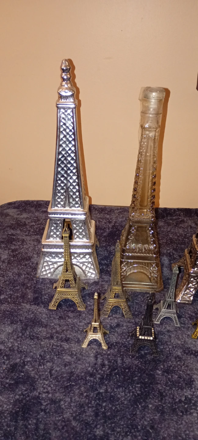 Eiffel Tower Souvenir Collection - photo 4