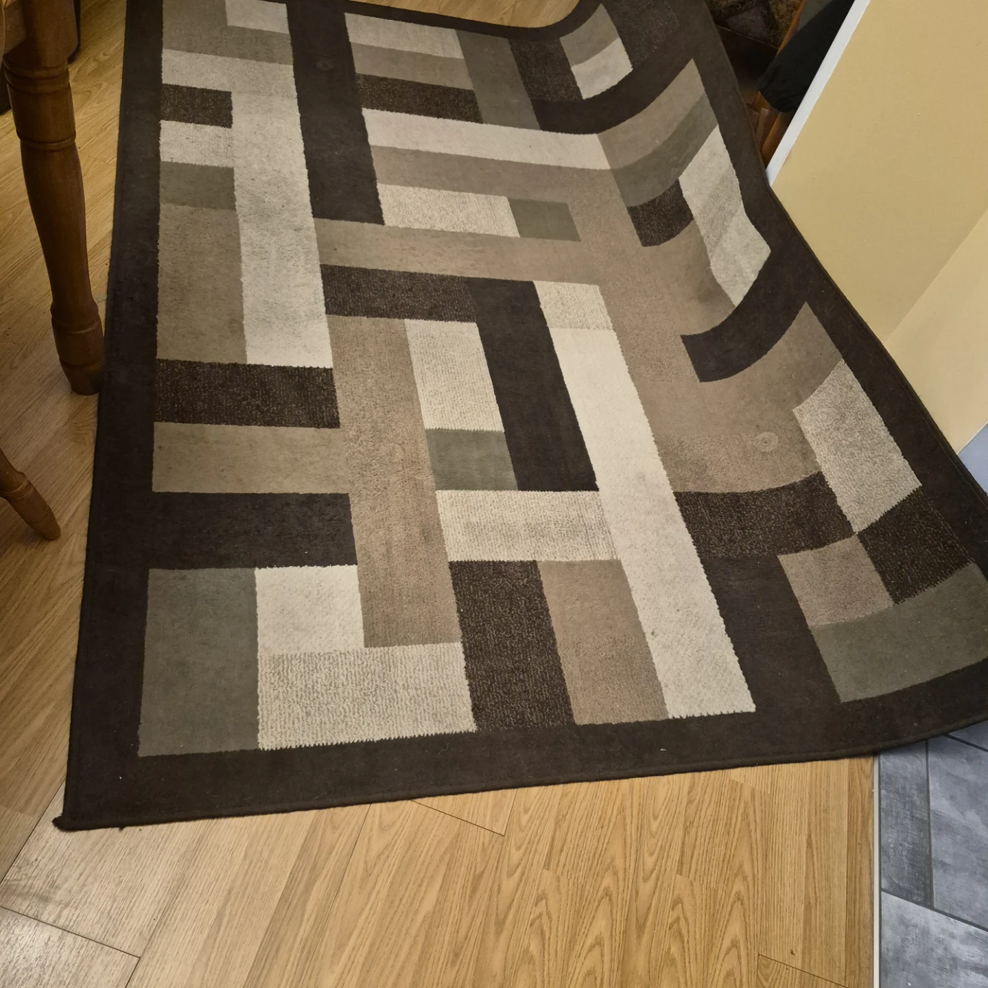 Used Area Rug - Geometric Pattern