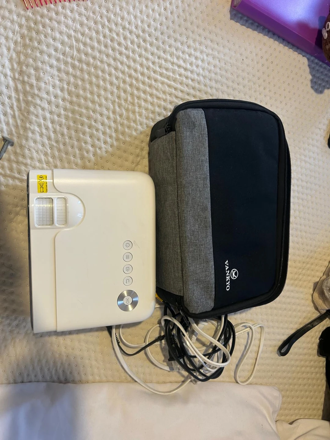 VANKYO Portable Projector with Carrying Case - photo 2