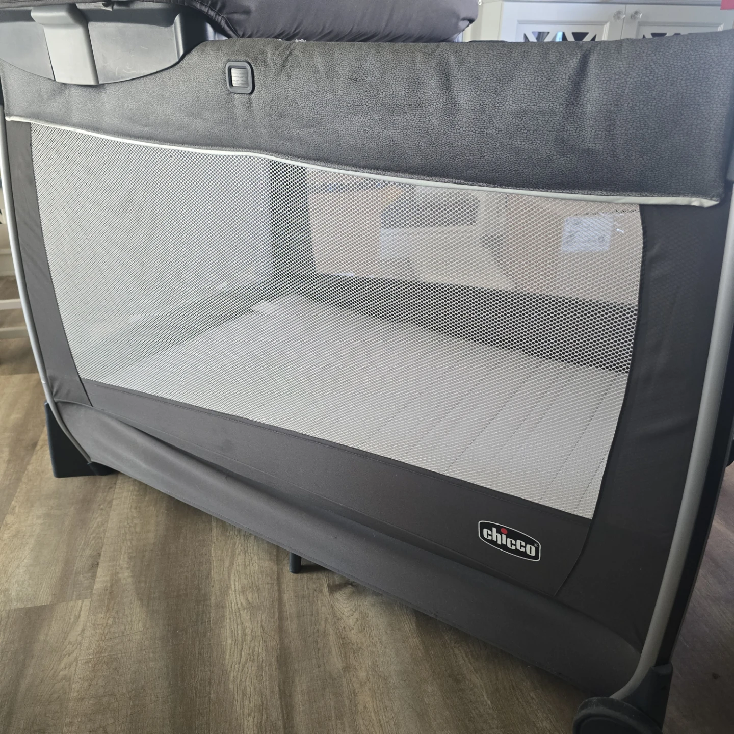 Chicco Playard Portable Crib - photo 4