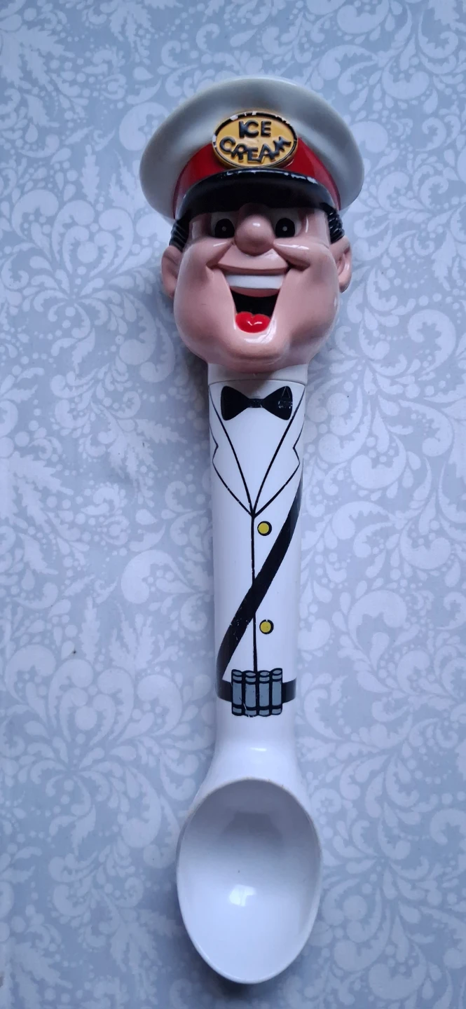 Vintage Novelty Ice Cream Scoop