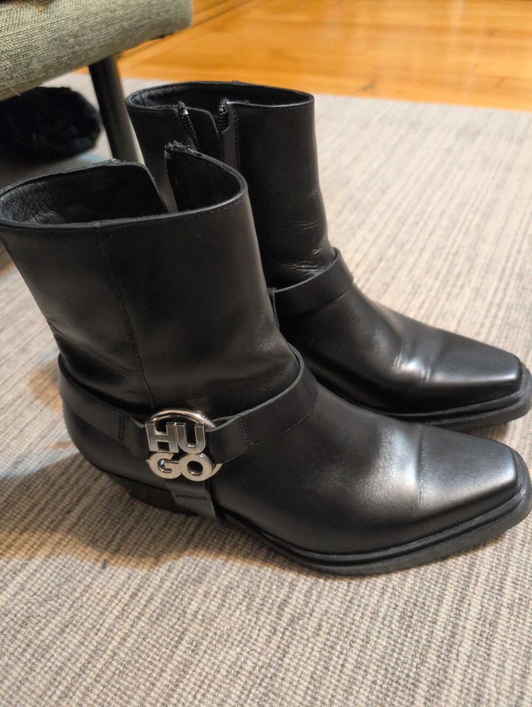 HUGO (HUGO BOSS) ​Black leather Harness Moto / Biker Boots-37