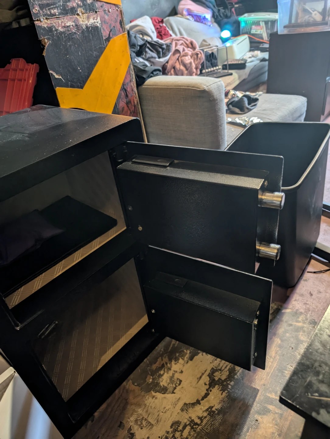Black 2 compartment Digital Safe - photo 3