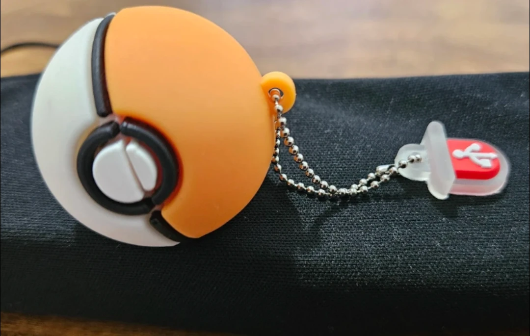 [ NEW ] 60 GB Poké Ball USB Flash Drive