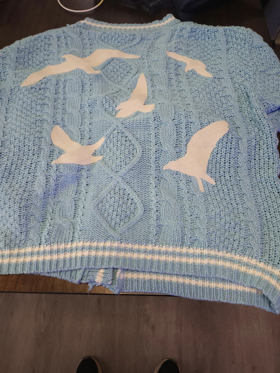 TAYLOR SWIFT - Light Blue Cable Knit Cardigan - photo 2