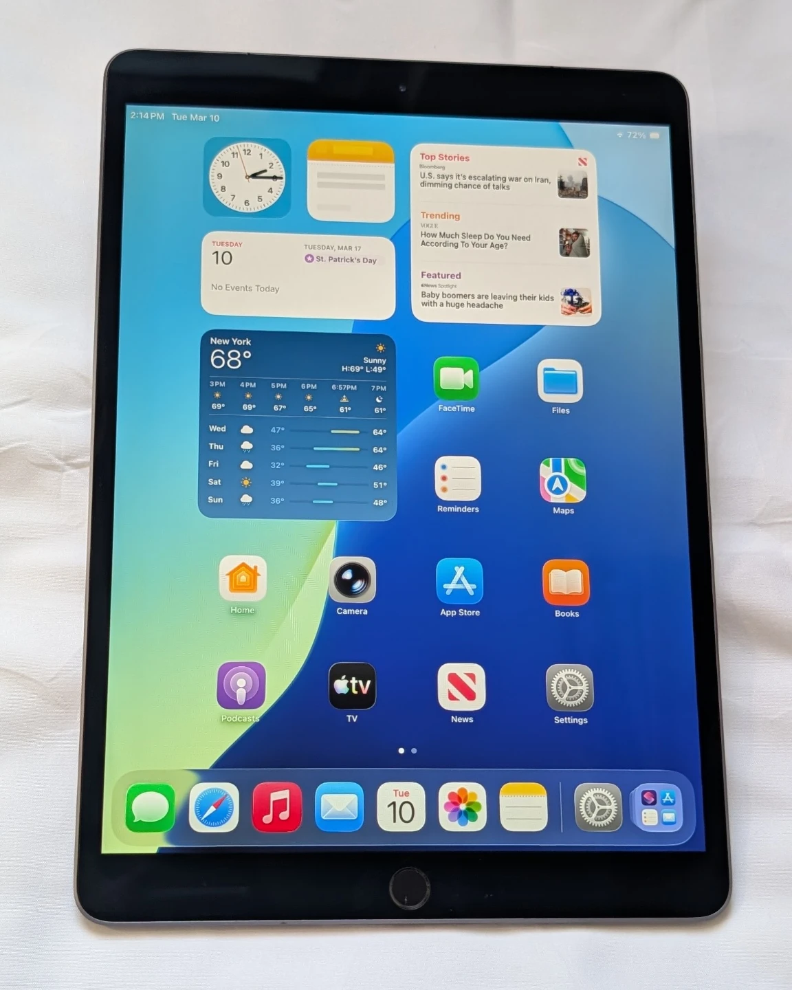 Very Nice APPLE iPad AIR 3 64GB WIFI + 4G CELLULAR 10.5