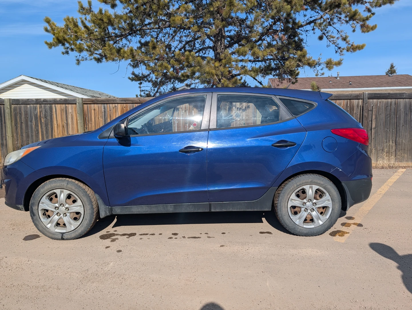 Blue Hyundai Tucson - photo 3