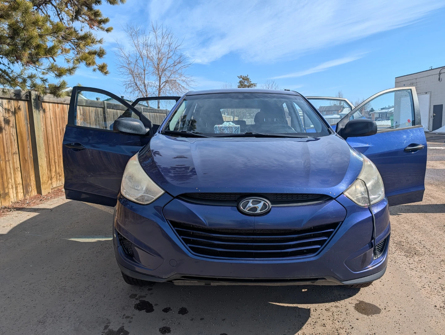 Blue Hyundai Tucson - photo 4