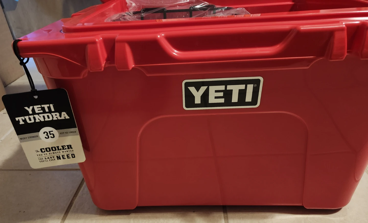 Yeti Tundra 35 Cooler - Red