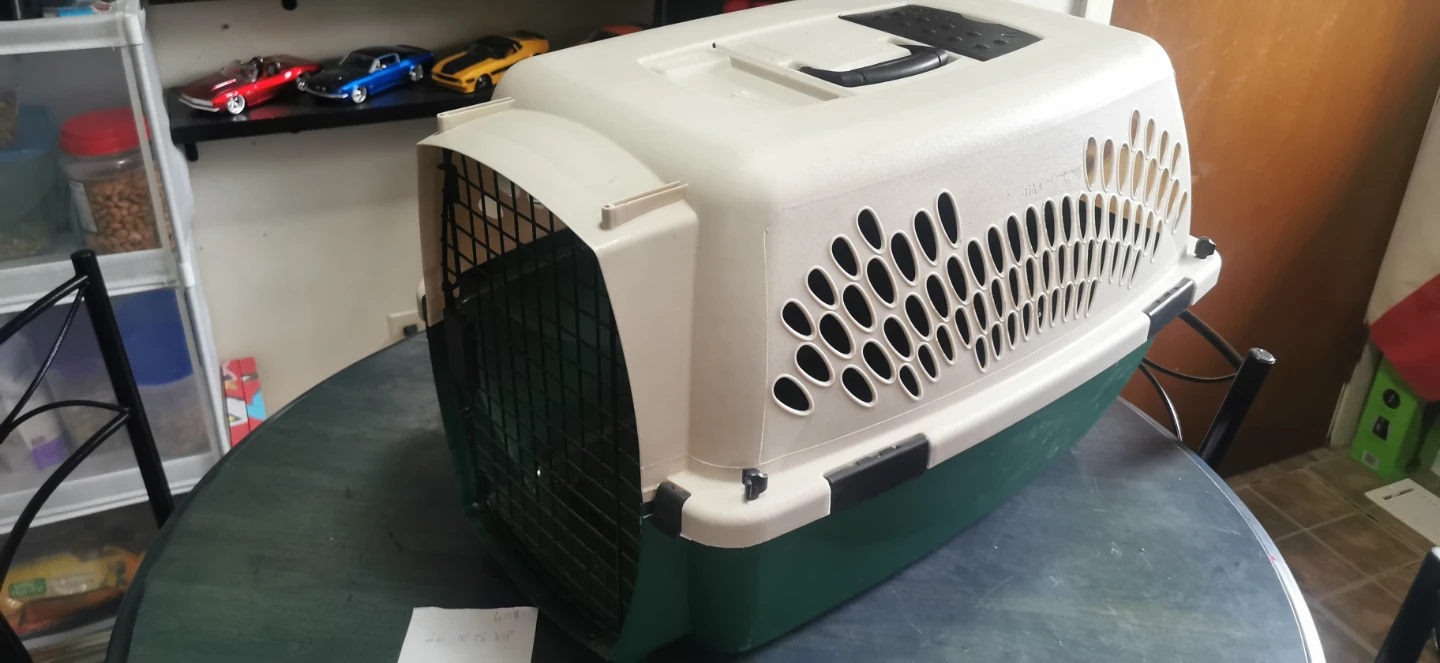 Pet Carrier - 28 x 21 x 22 inches