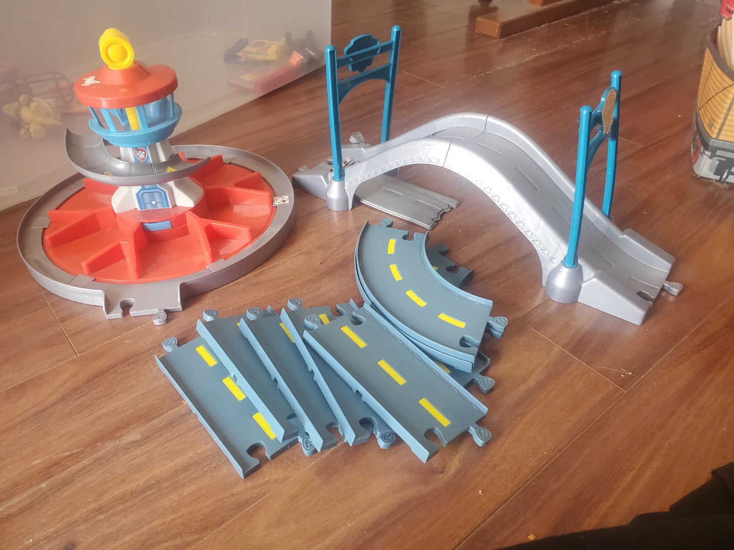 Paw Patrol Lookout Tower  with  clasping bridge