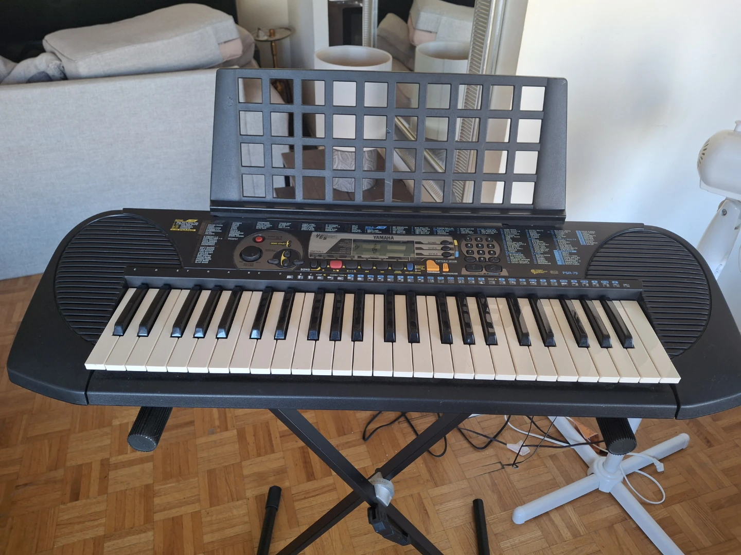 Yamaha electric keyboard PSR-079 with stand - photo 3