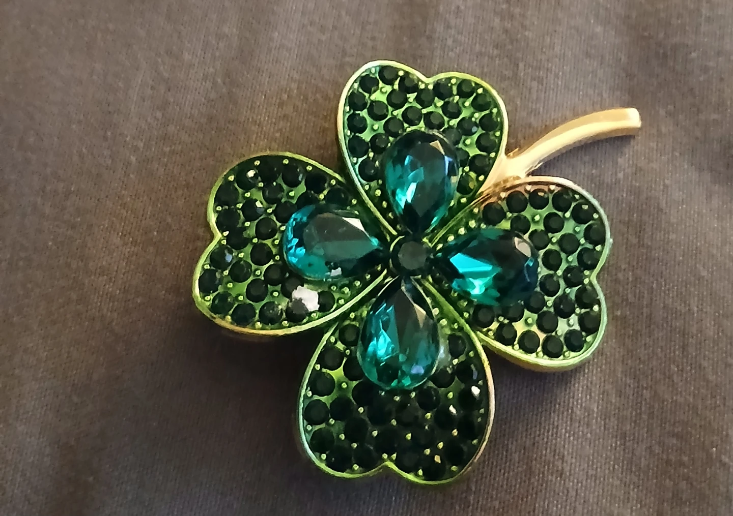 Gold Tone Four Leaf Clover Brooch with Green Crystals - photo 2