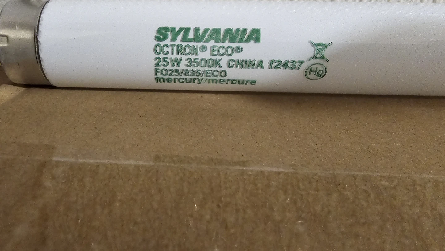 41 New Sylvania FO25/835/ECO 25W 36" T8 Bulbs - 300