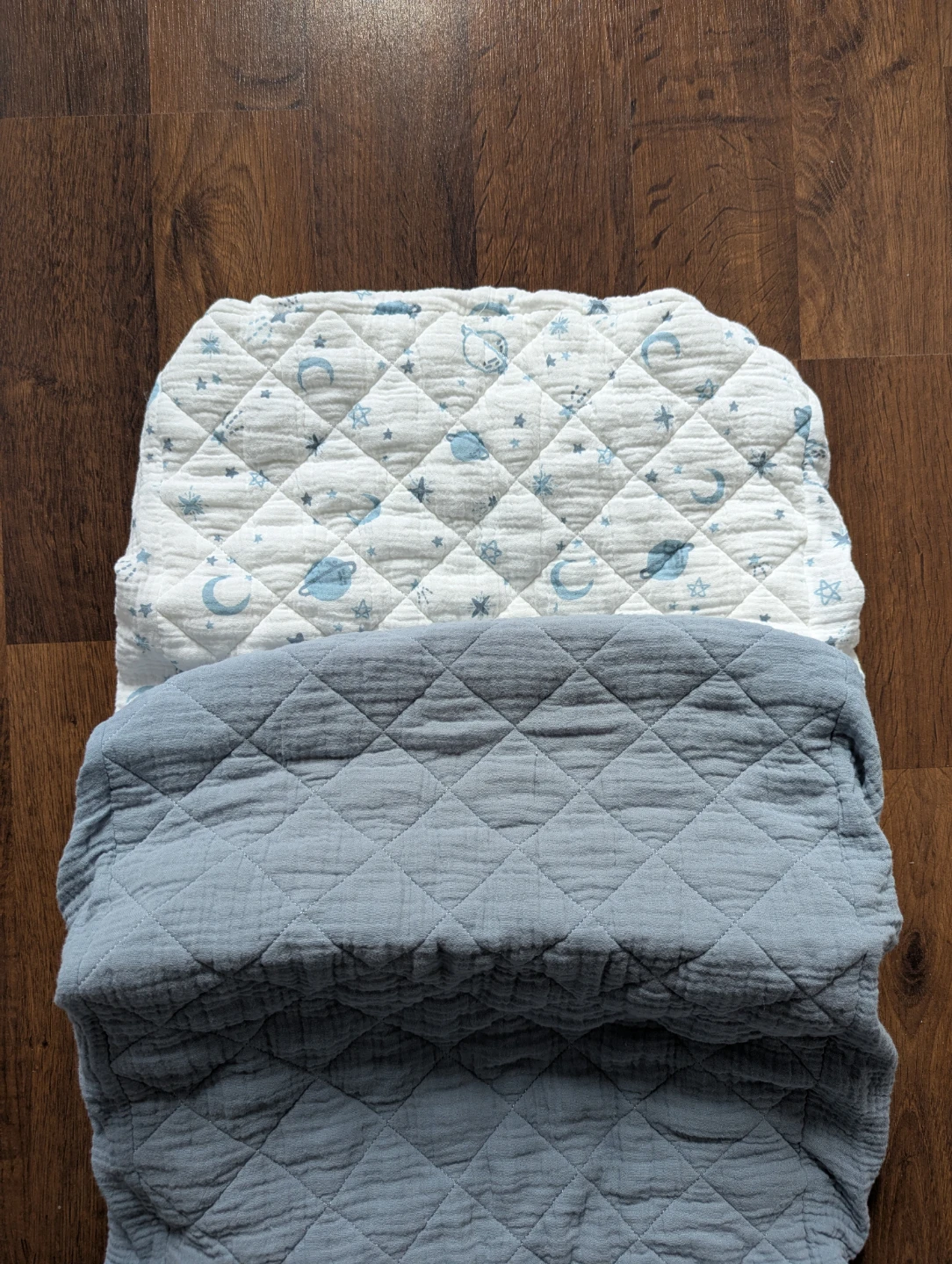 Momcozy Muslin Fitted Crib Sheets (Qty: 2) - Never used