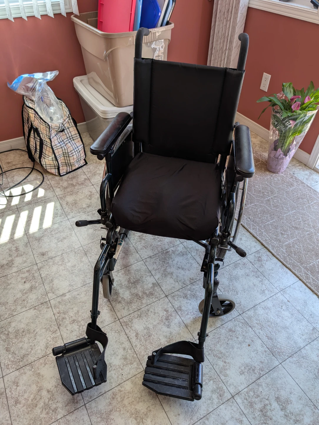Invacare 9000XLT Wheelchair