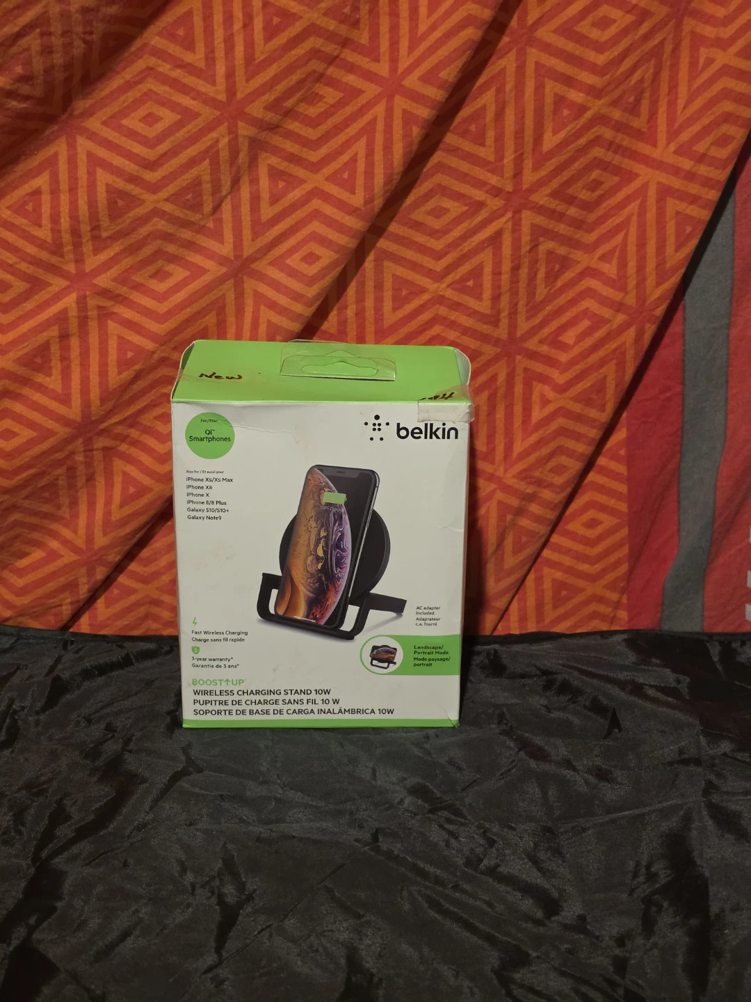 Belkin BoostCharge 10W Wireless Charging Stand