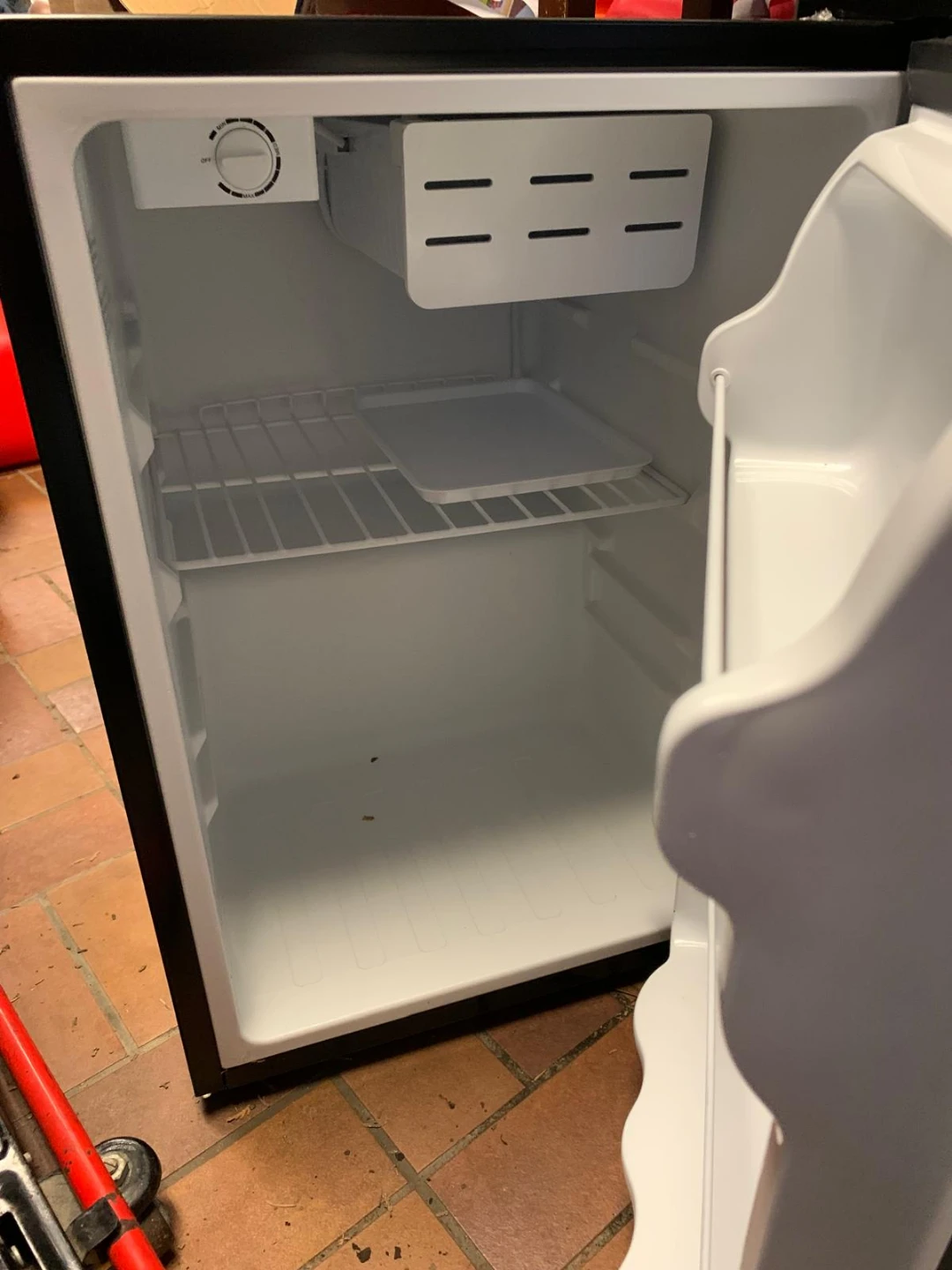 Arctic King Mini Fridge - photo 3