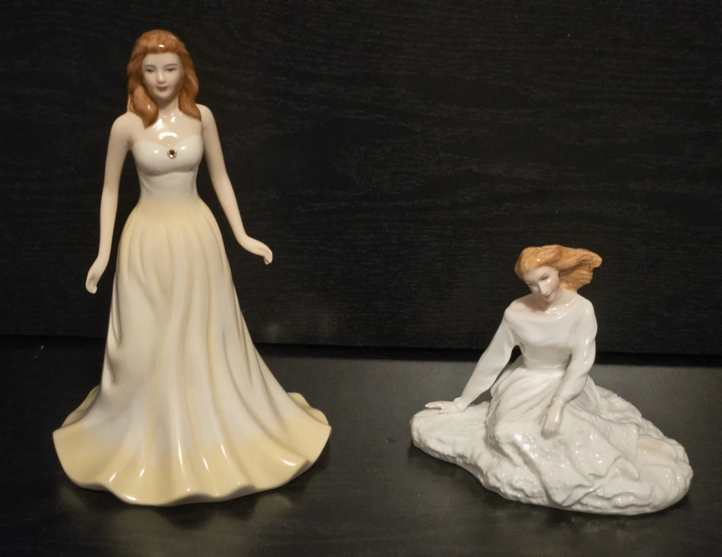 Pair Of Royal Doulton Figurines, "June Pearl", "Forever Yours" - photo 2