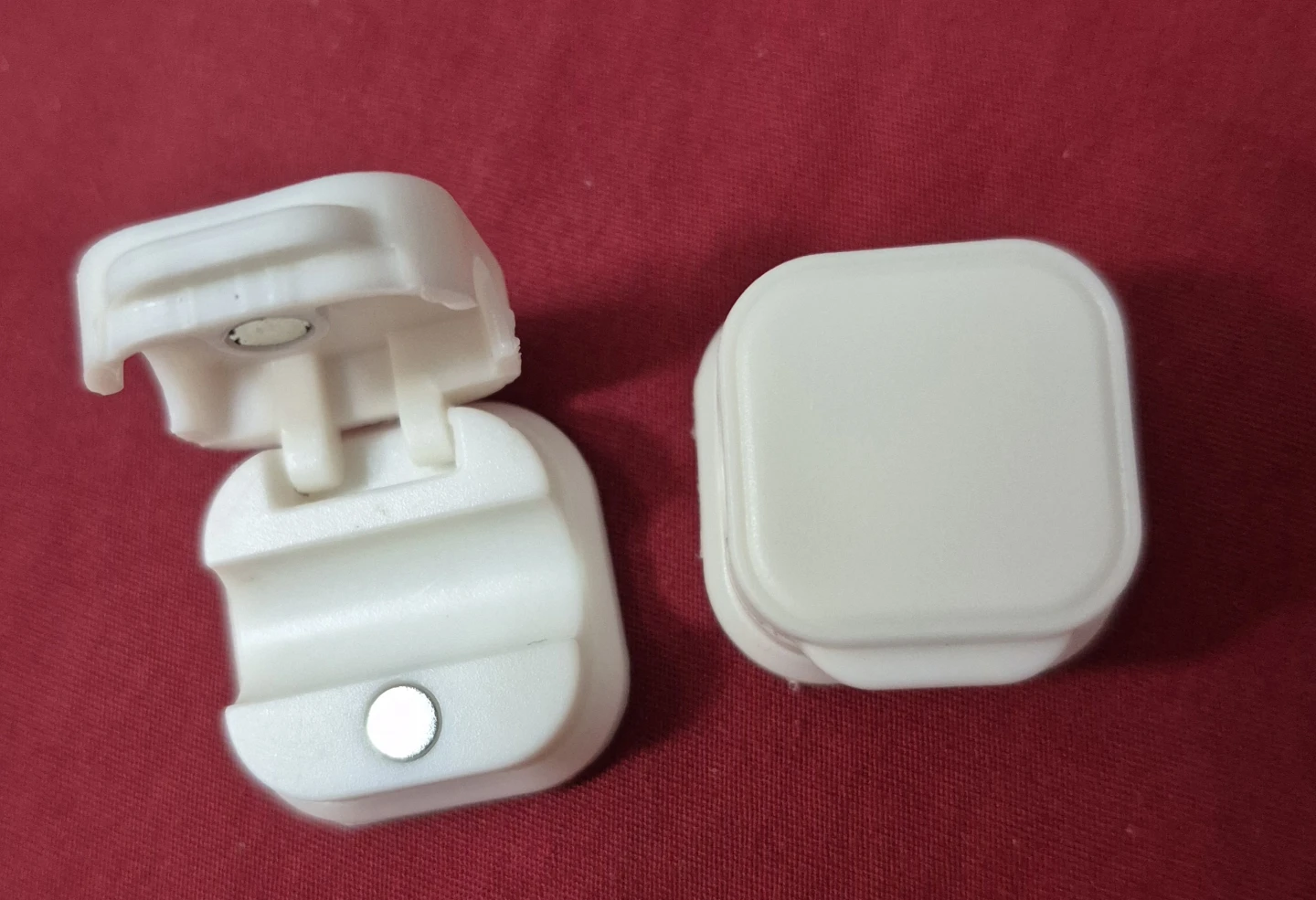2pcs PP Magnetic Cable Clips