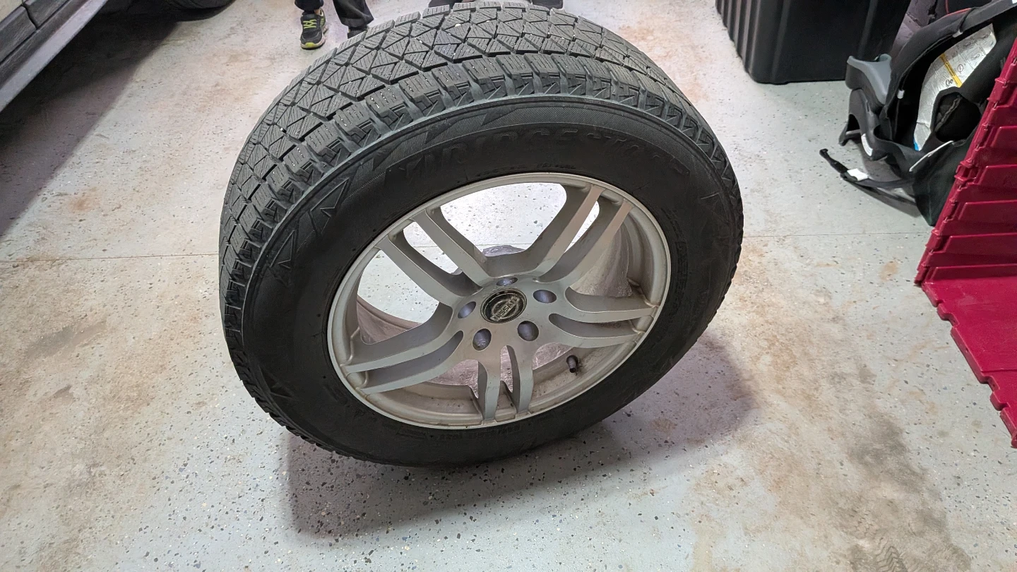 Bridgestone Winter 4 Tires on Alloy Rim 225 65R 17 - photo 3