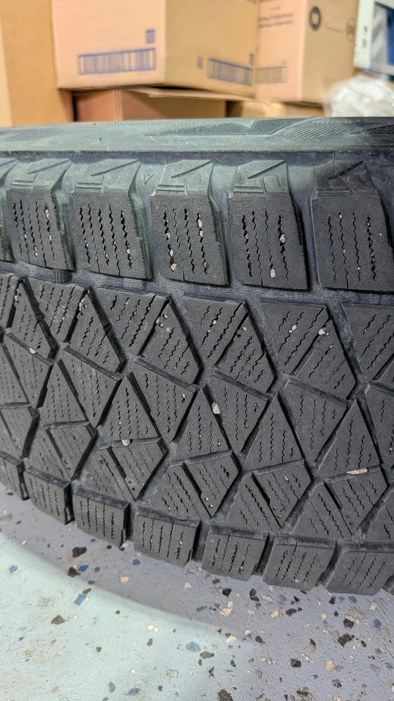 Bridgestone Winter 4 Tires on Alloy Rim 225 65R 17 - photo 5
