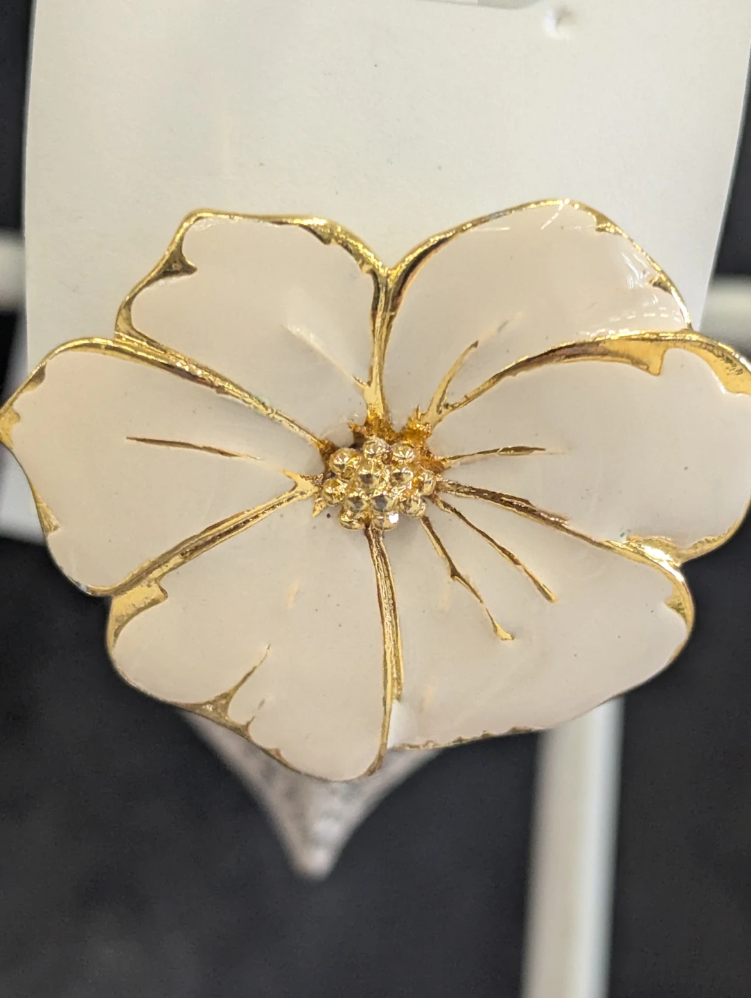 Creamy white enamel and Gold Flower Brooch - photo 2