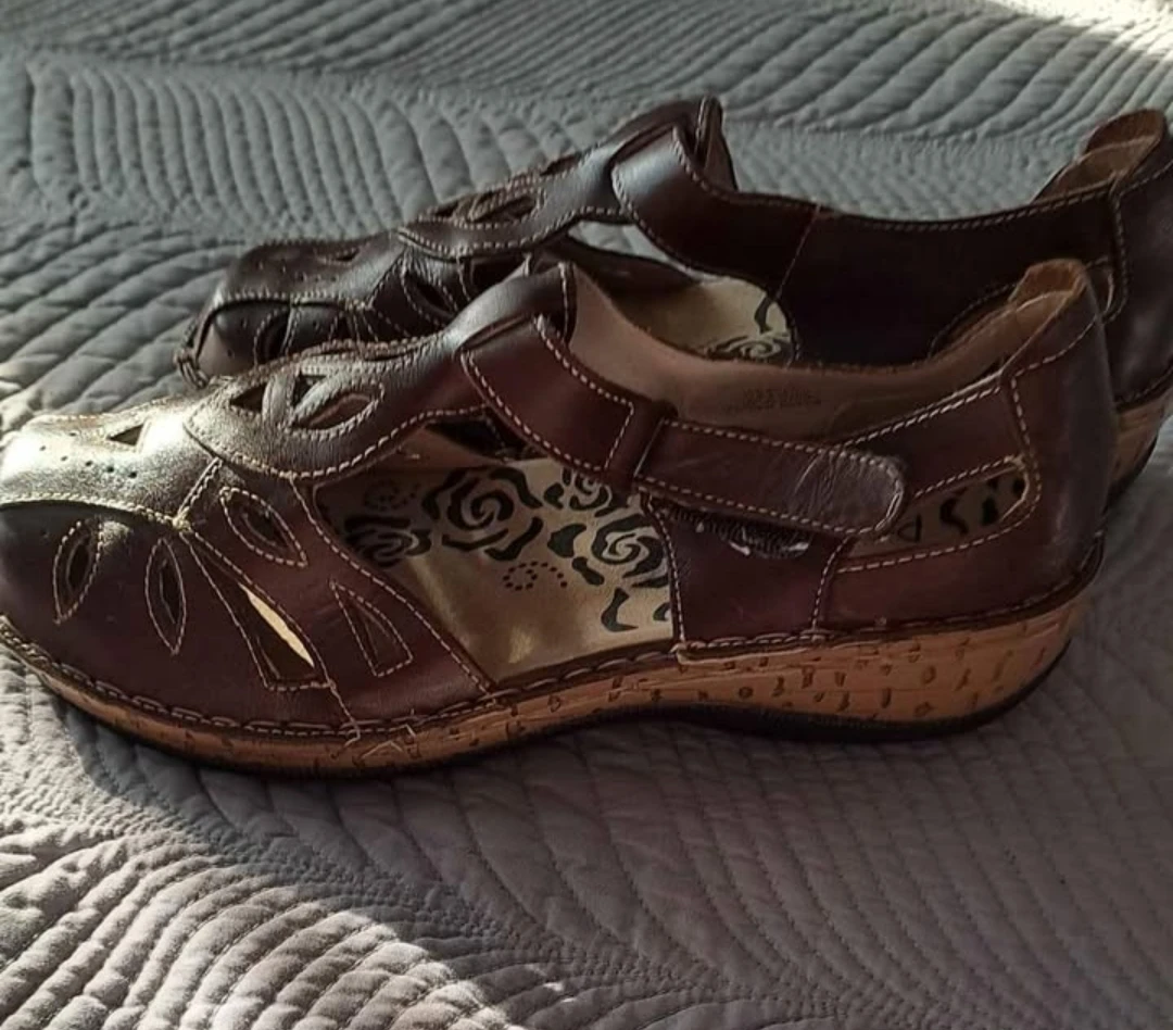 Propet Women's Brown Leather Cutout Mary Jane Shoes - photo 3