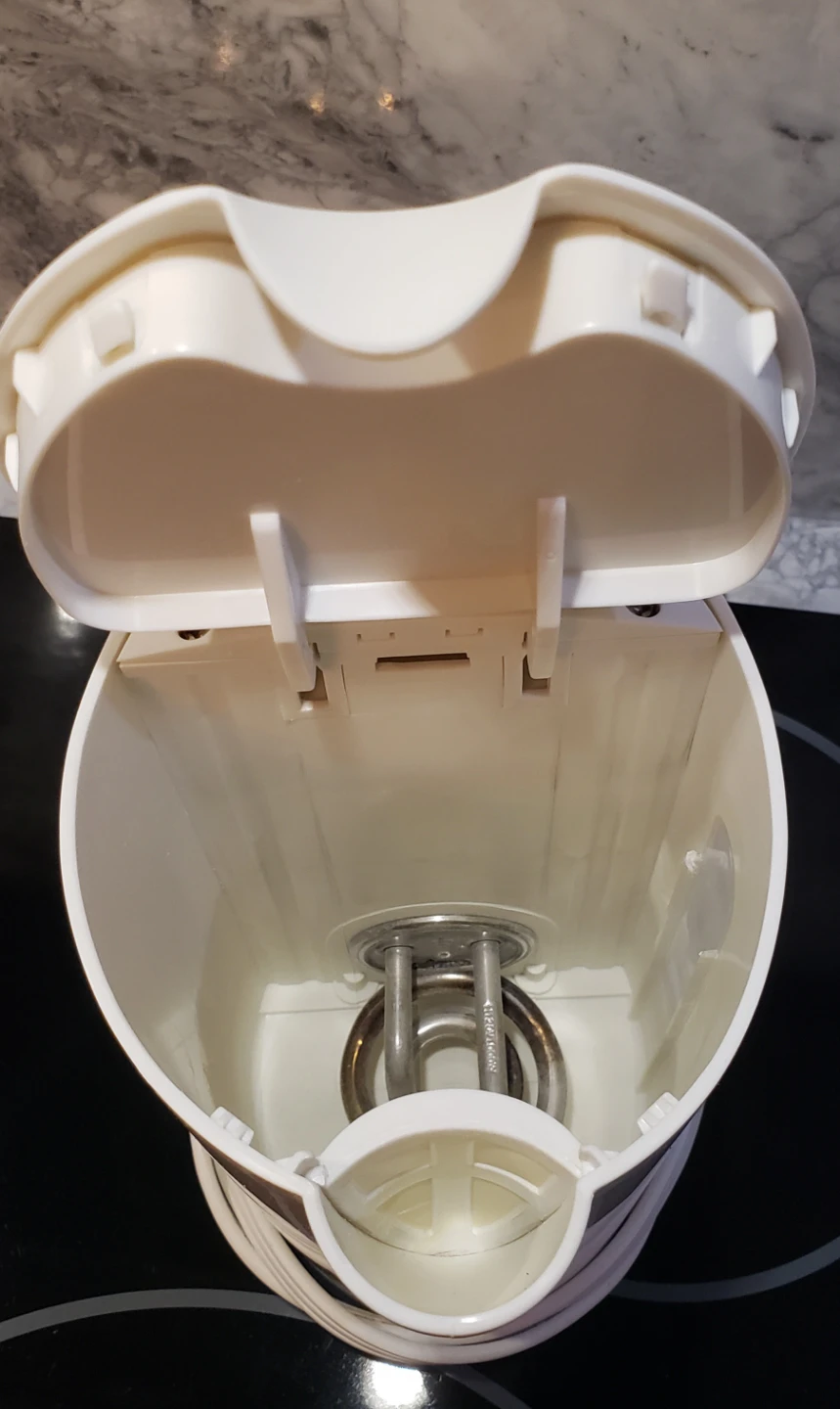 White Electric Kettle - Simple 1 L, on/off switch - photo 5