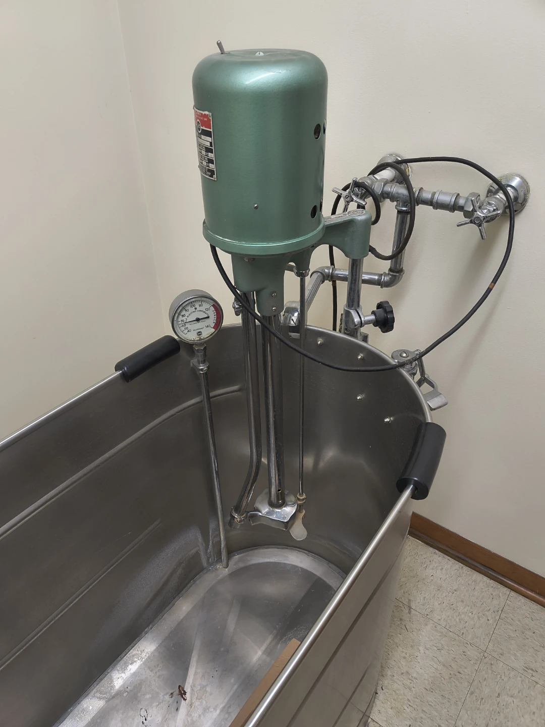 Therapeutic Whirlpool Bath