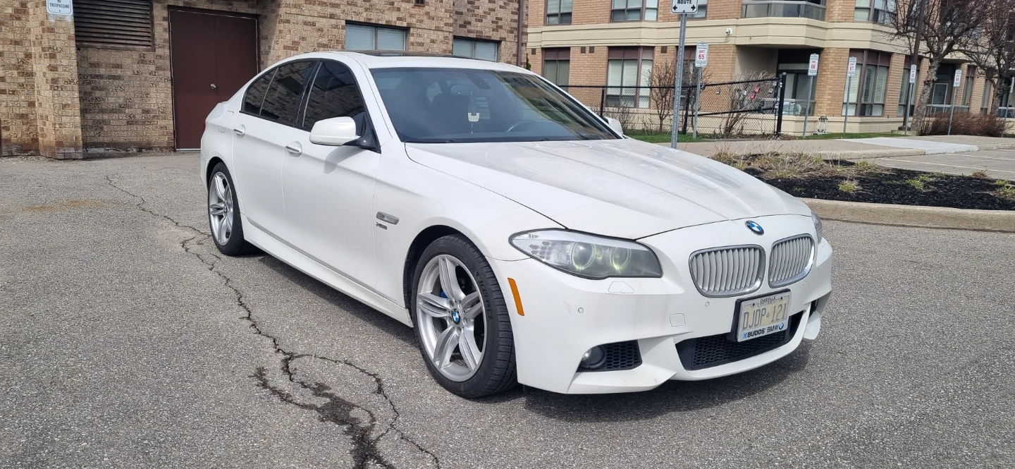 White BMW 5 Series Sedan - photo 2