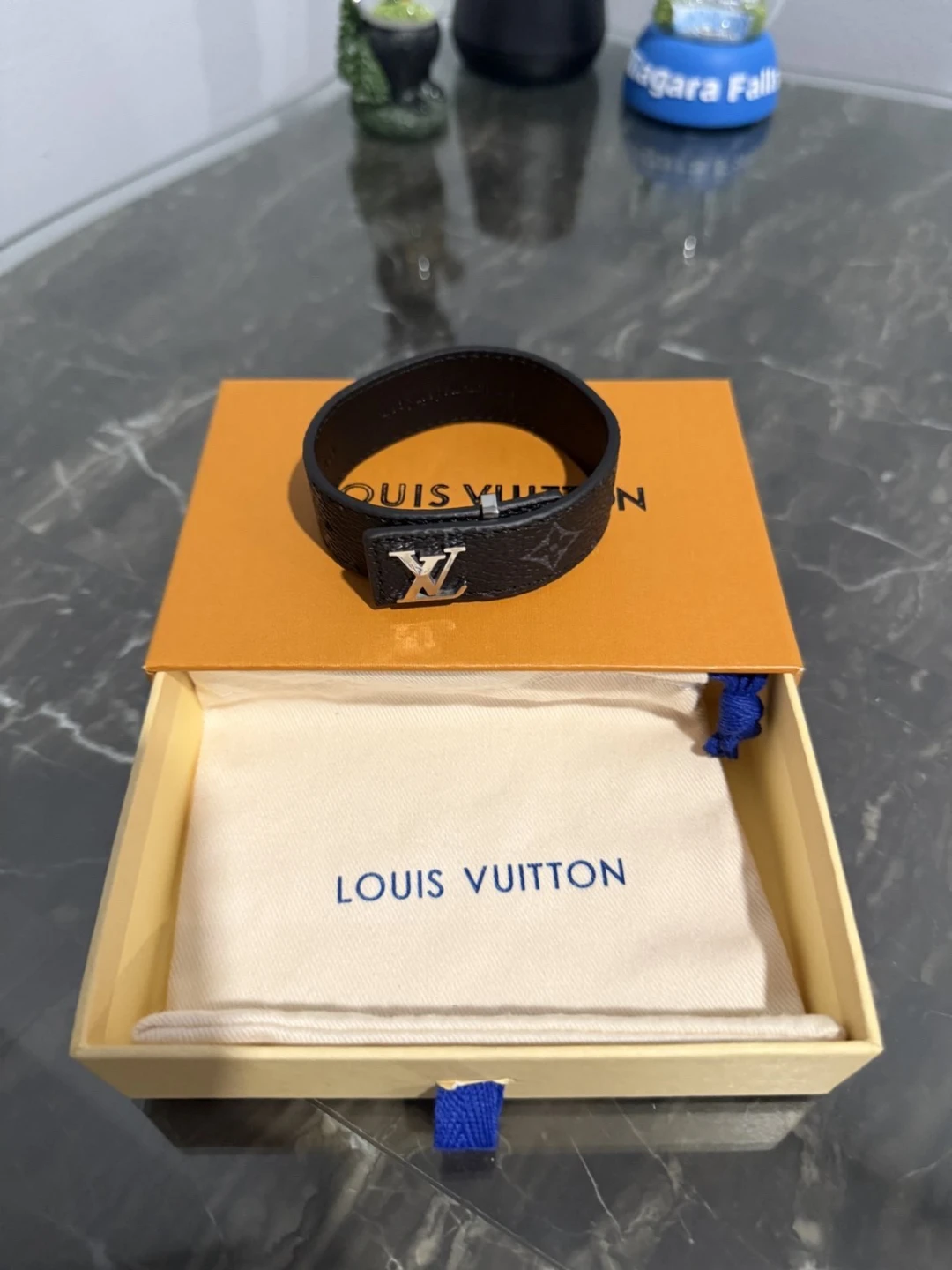 Lv Slim Bracelet - photo 2