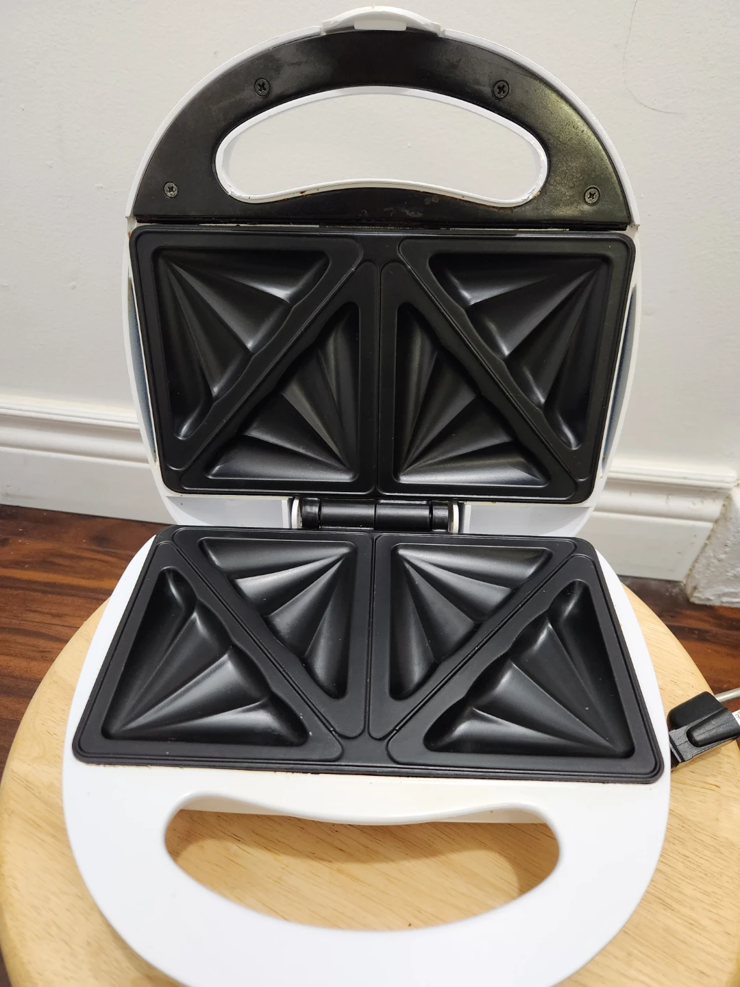 White Sandwich Maker - photo 3