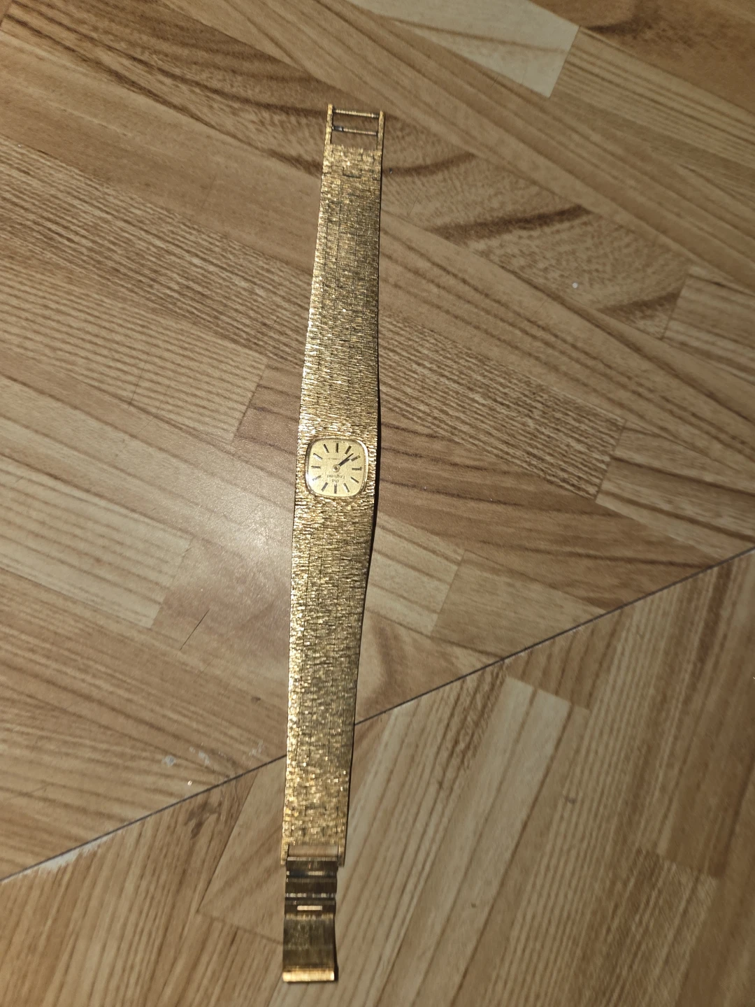 Old England Women's Gold-Tone Textured Watch - photo 3