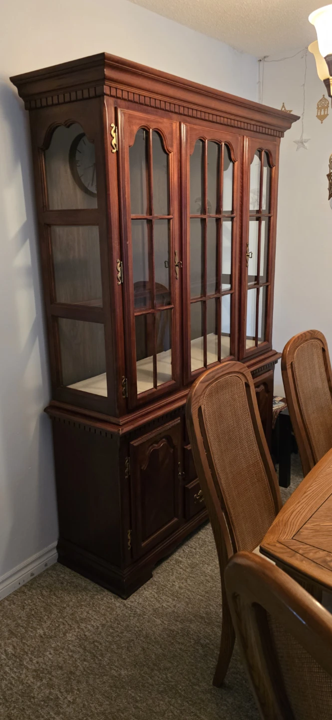 Oak Dining Table with 6 Chairs and Hutch - photo 5