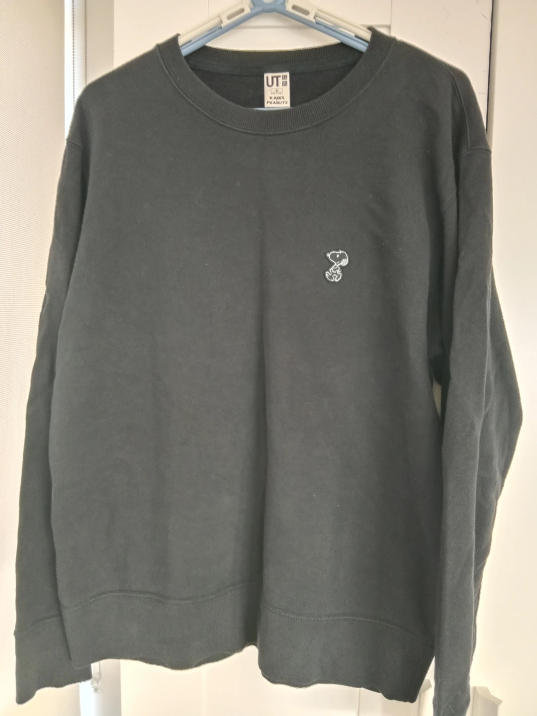 UNIQLO UT KAWS PEANUTS Black Sweatshirt