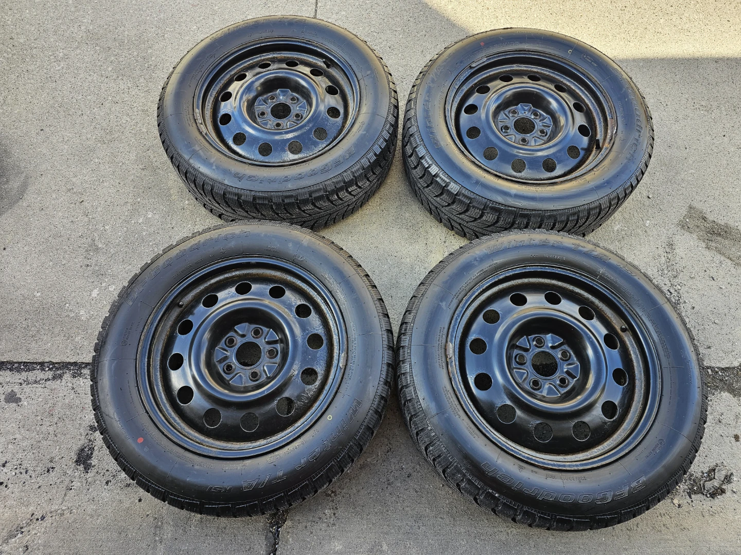 HONDA CRV WINTER TIRES ON STEEL RIMS 235/60 R18
