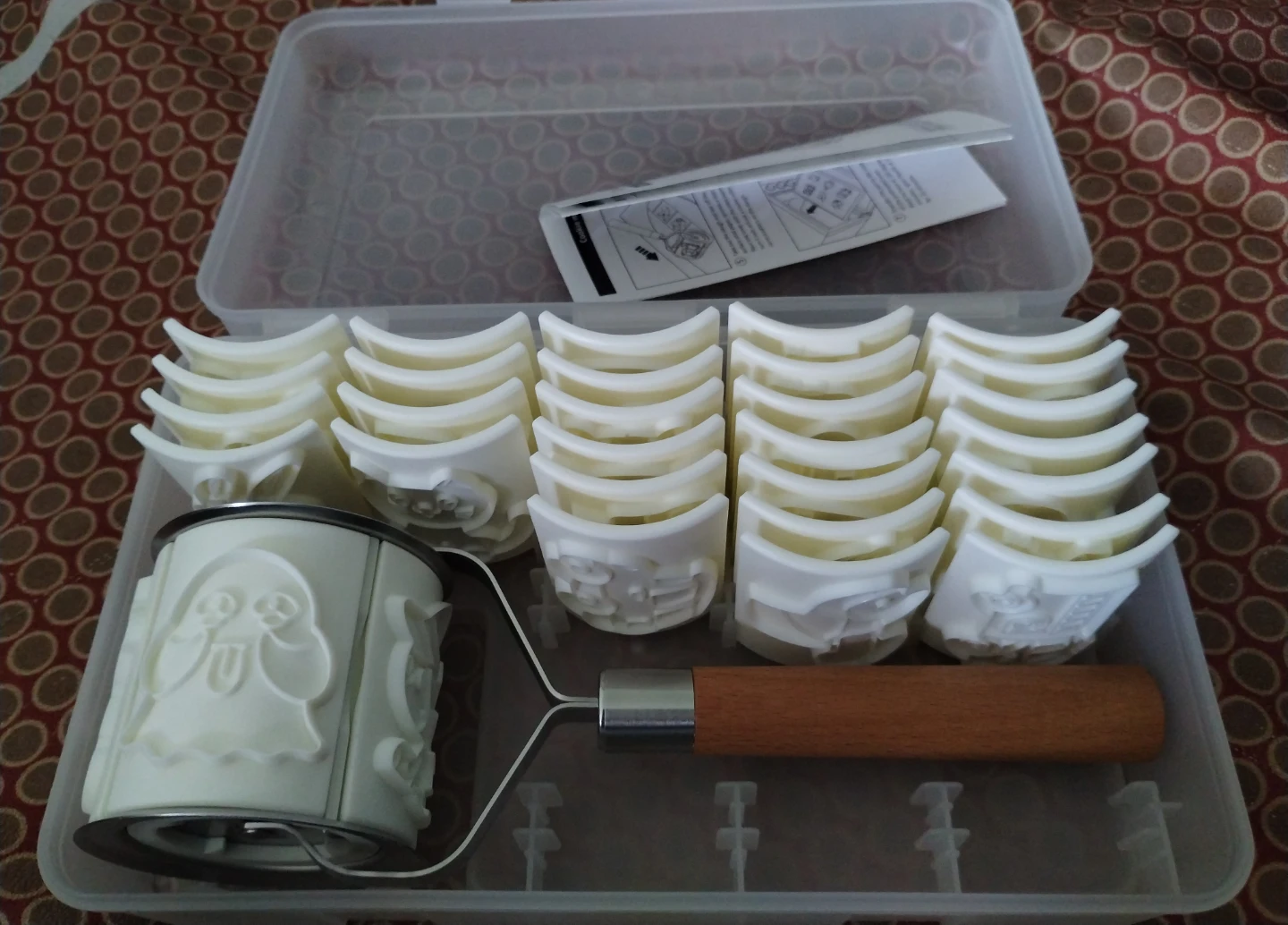 Roller Biscuit Mold with 32 Patterns - photo 3