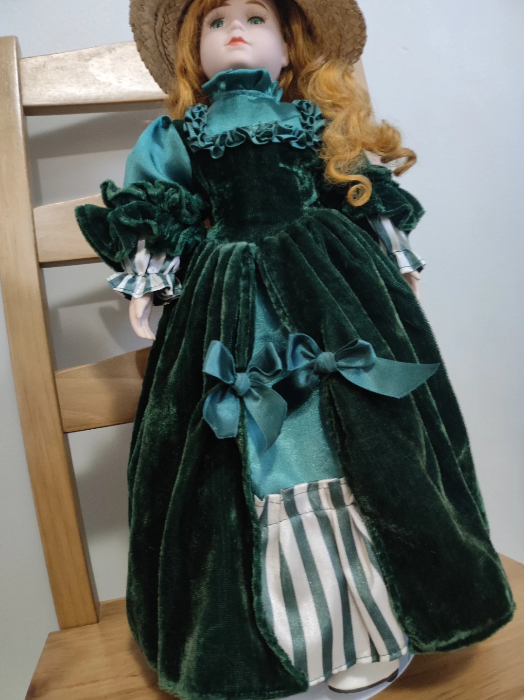 Vintage Porcelain Doll in Green Dress with Straw Hat - photo 5