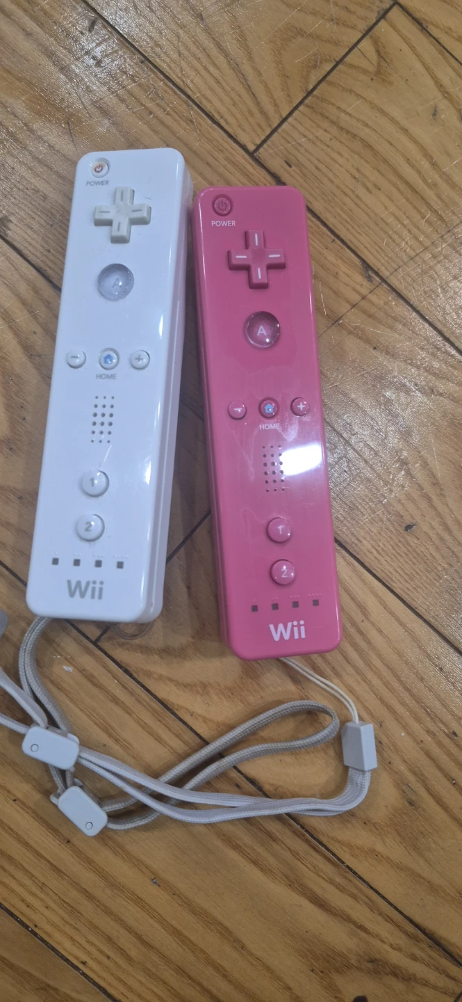 Nintendo Wii Remote Controllers (White and Pink) - photo 3