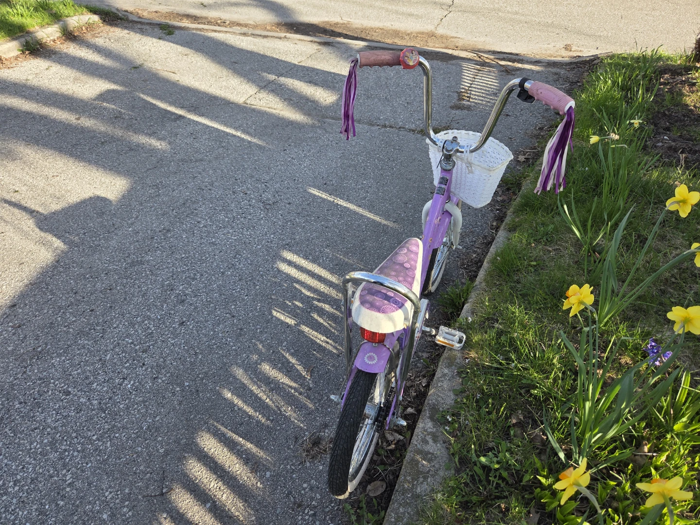 Kids Purple Bicycle with White Basket - photo 3