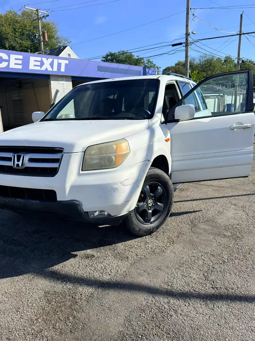 White Honda Pilot SUV - photo 5